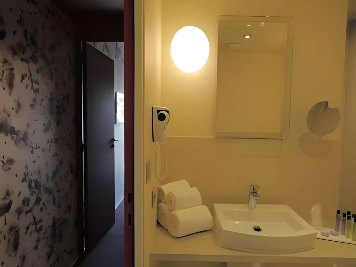 L'Adresse Badezimmer