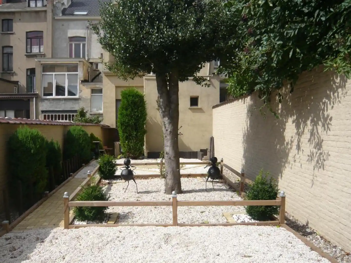Satellite Garten