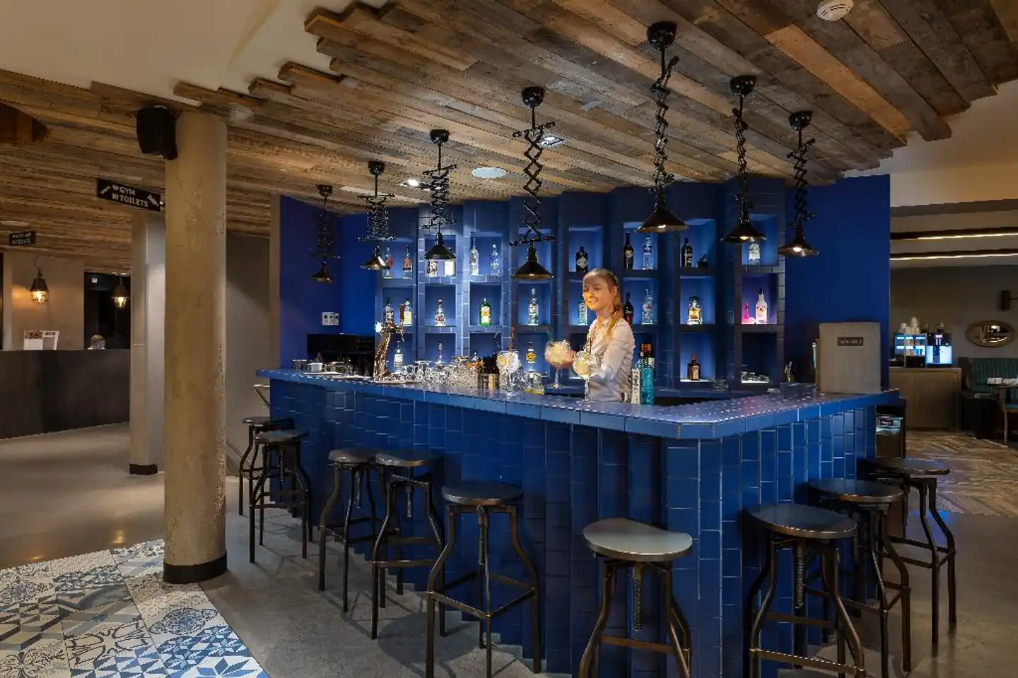 Urban Lodge Hotel Bar