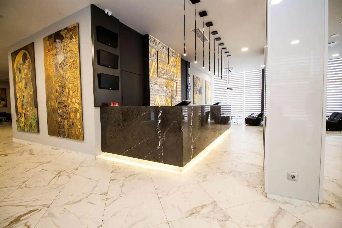 Best Western PLUS Premium Inn Hotel & Casino Lobby