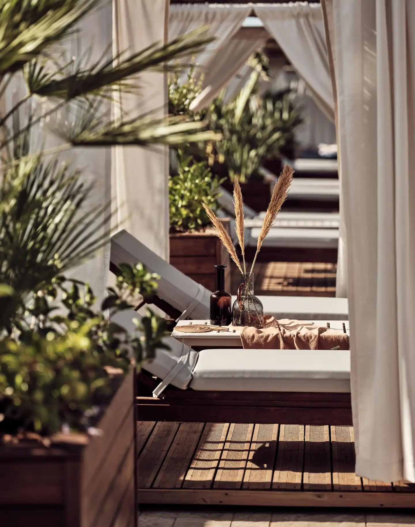 The Royal Senses Resort & Spa, Curio Collection by Hilton Strand