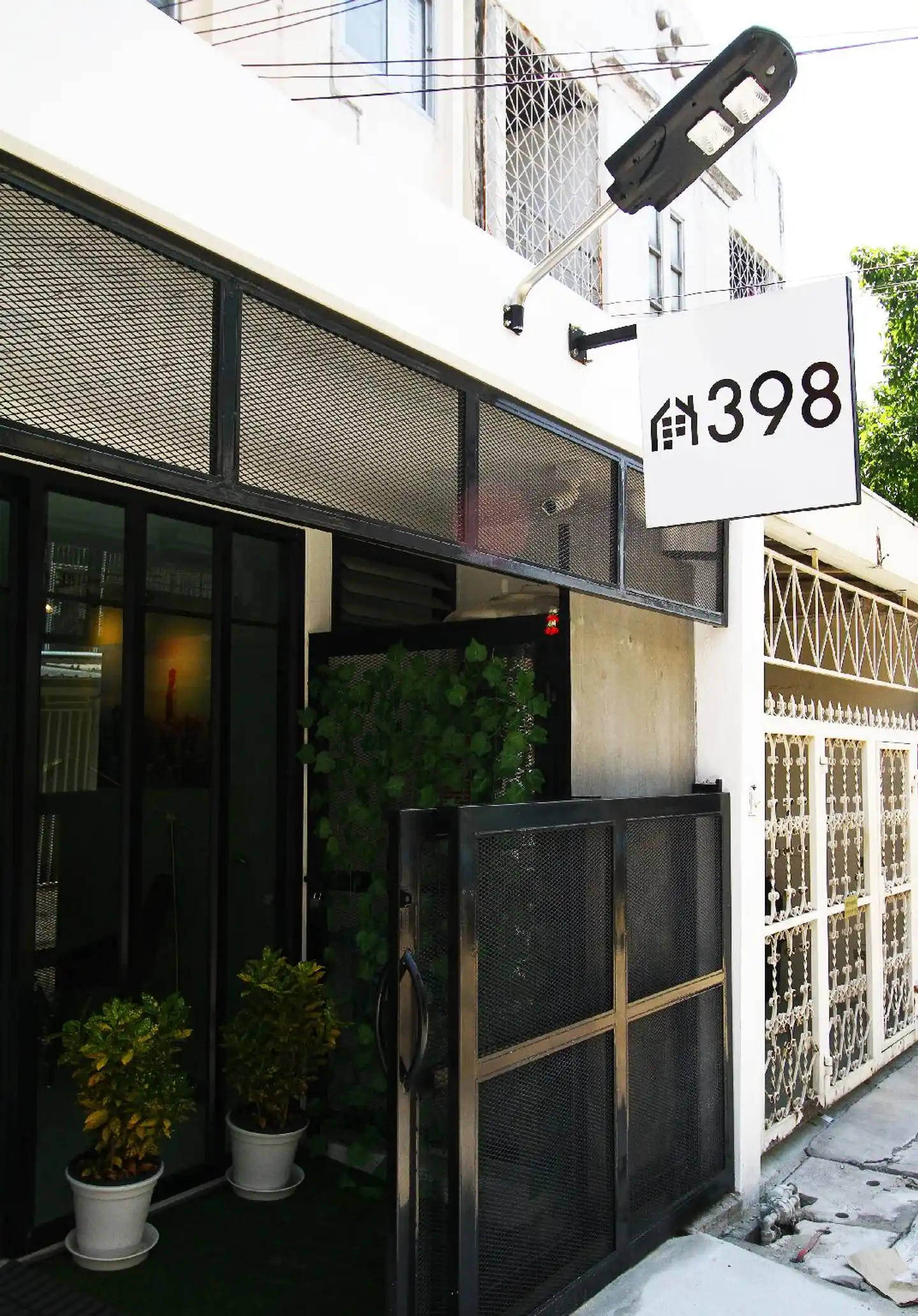 398 HOSTEL Aussenansicht