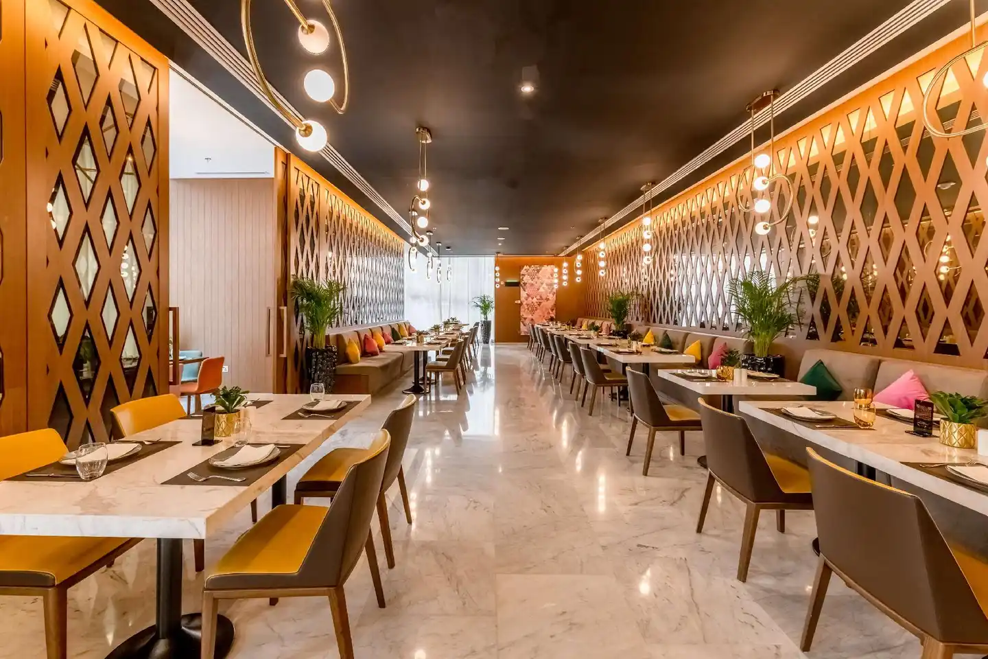 Aleph Doha Residences, Curio Collection by Hilton Restaurant