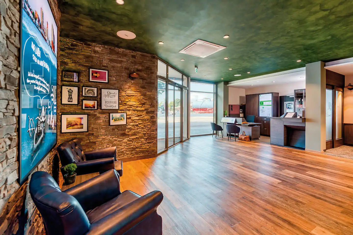 ibis Styles Hamburg-Barmbek Lobby