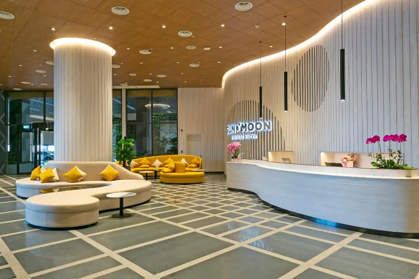 SUN & MOON, Riverside Hotel Wellness