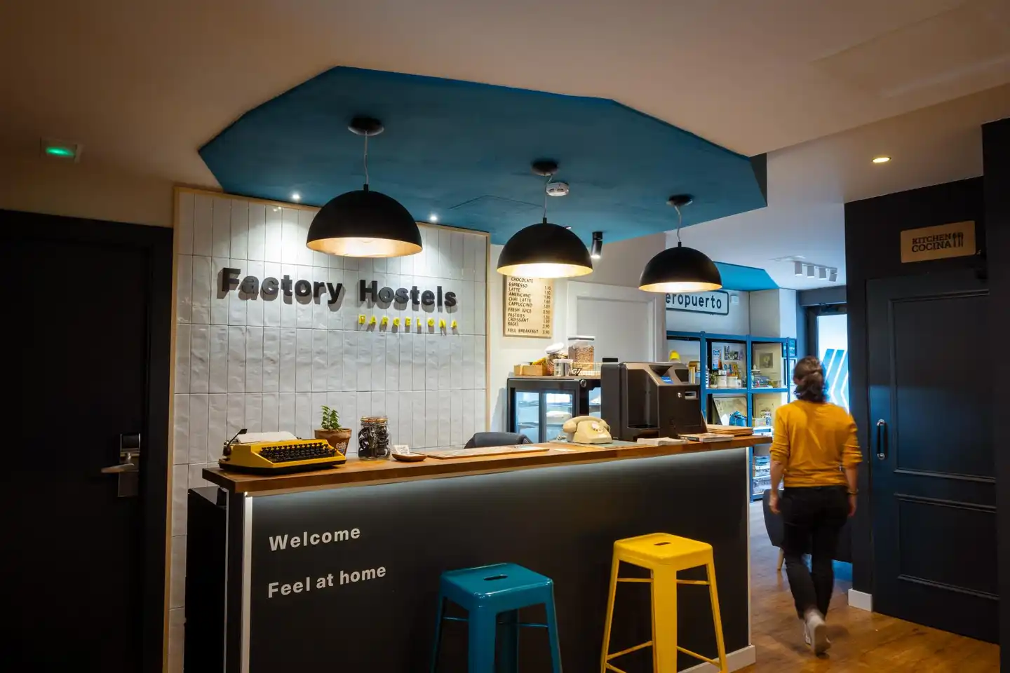 Factory Hostels Barcelona Bar