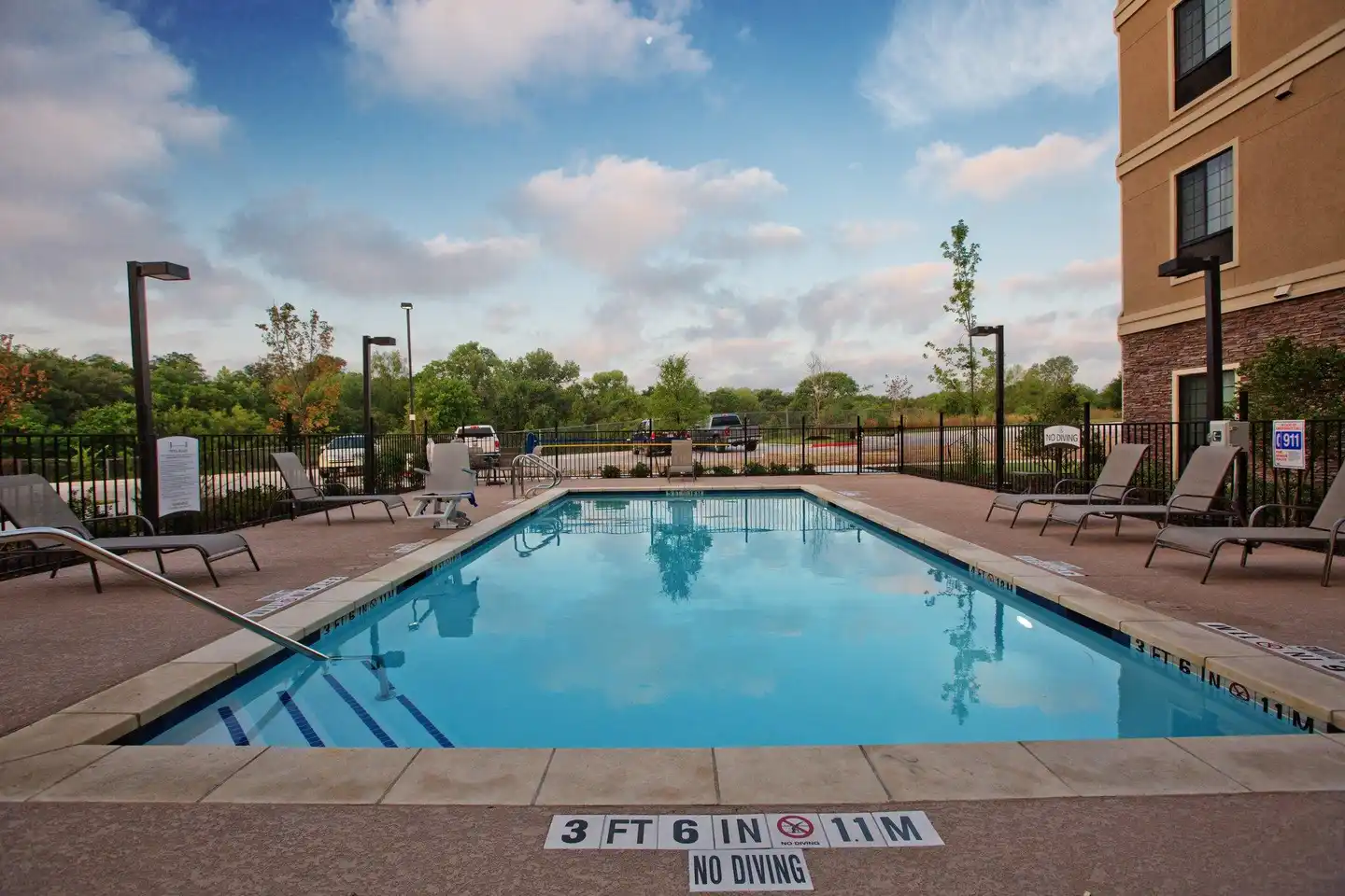 Staybridge Suites Austin South Interstate Hwy 35 Pool