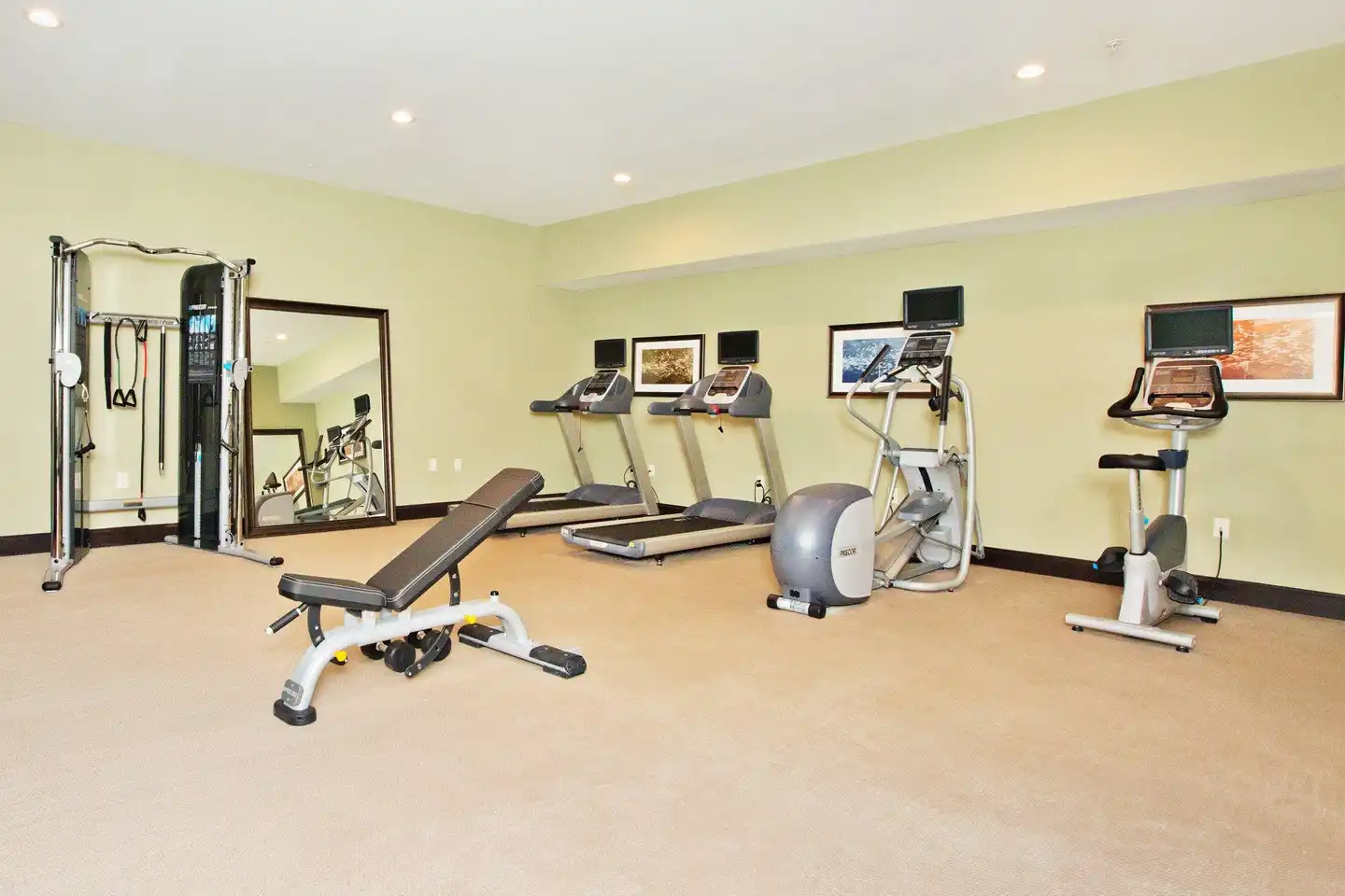 Staybridge Suites Austin South Interstate Hwy 35 Sport und Entertainment