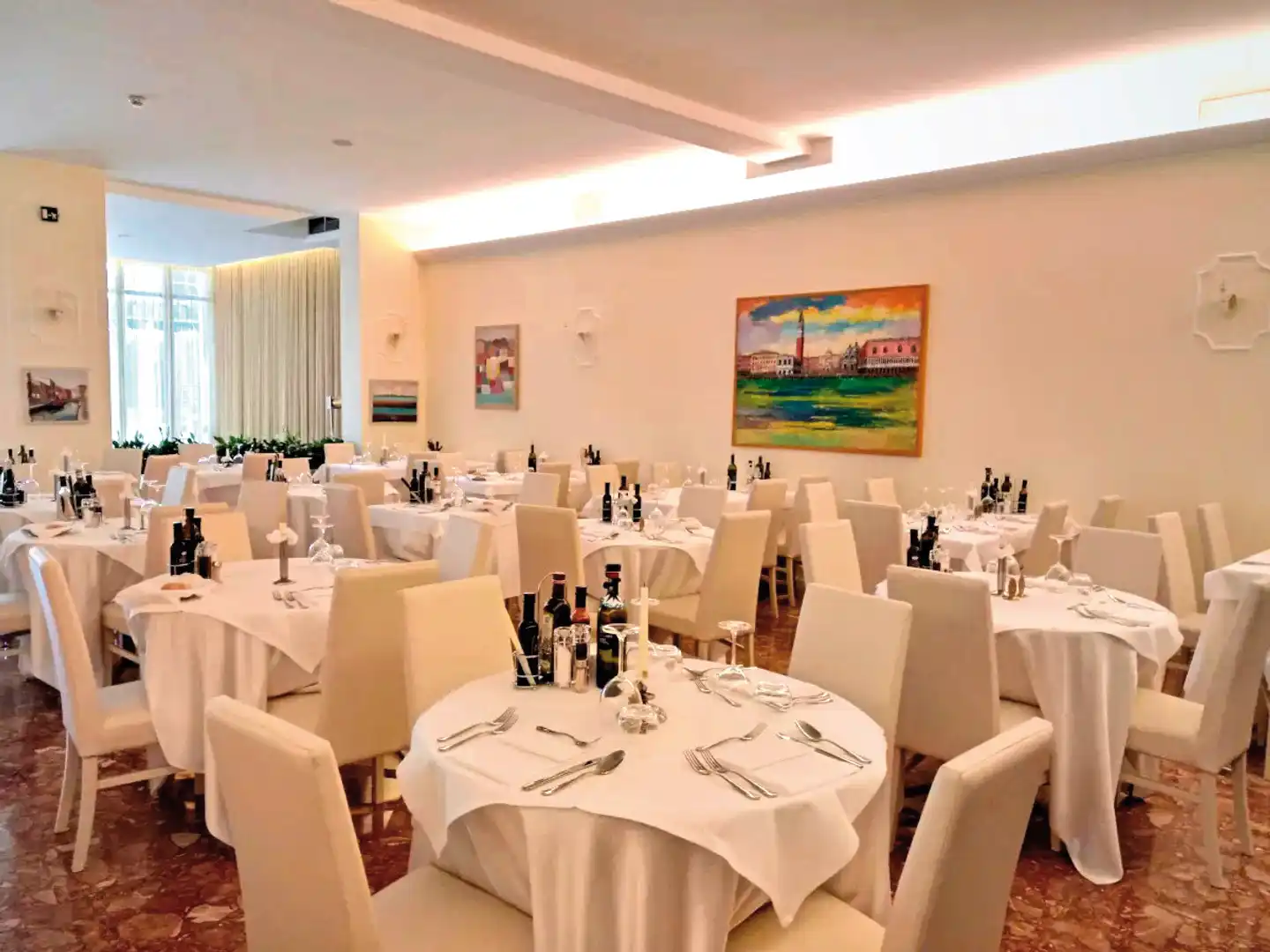 Astoria Restaurant