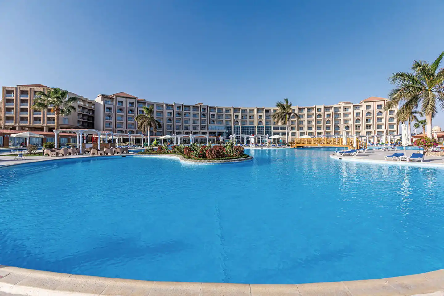 SUNRISE Alora Aqua Park Resort Pool