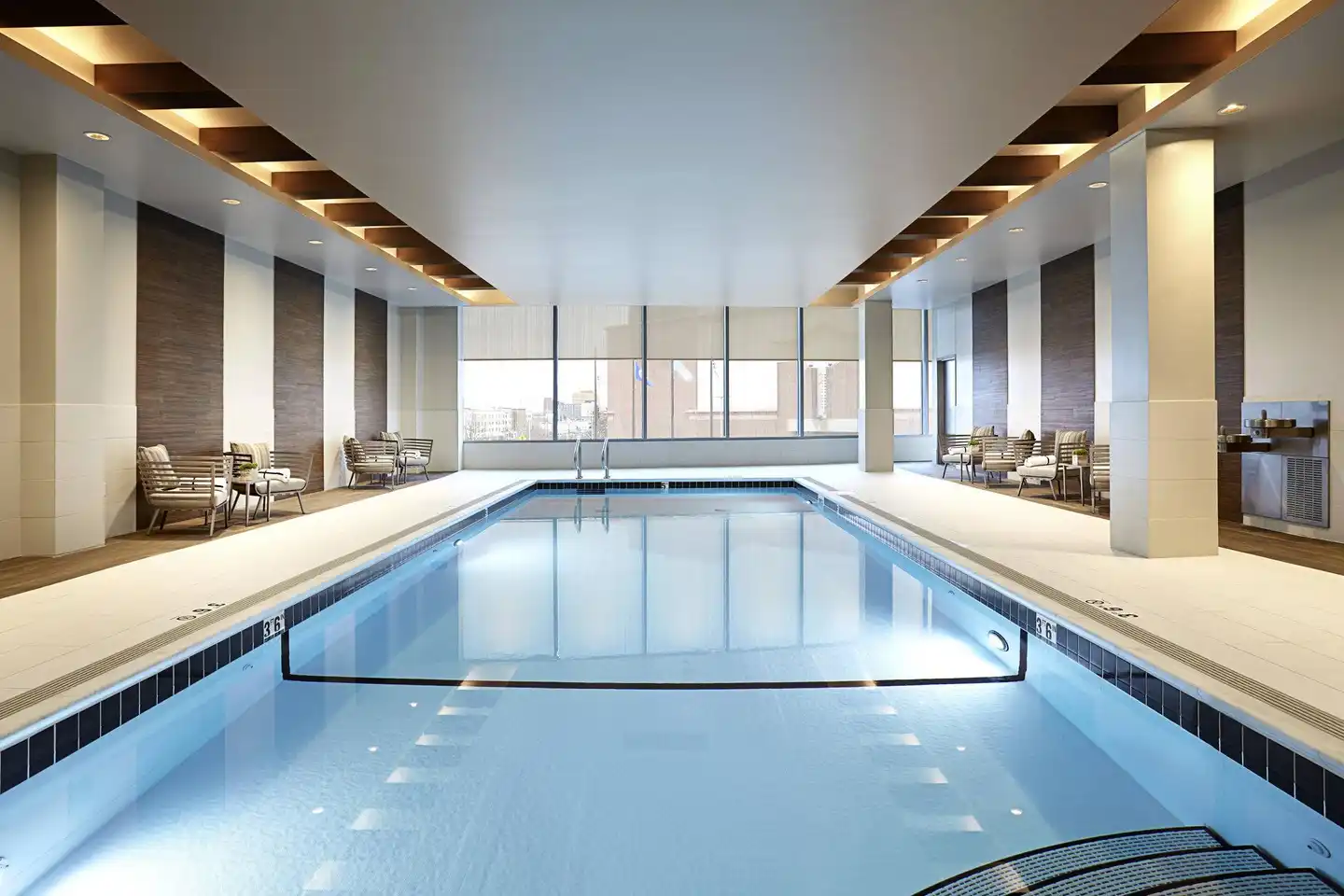 JW Marriott Minneapolis Mall of America Hallenbad