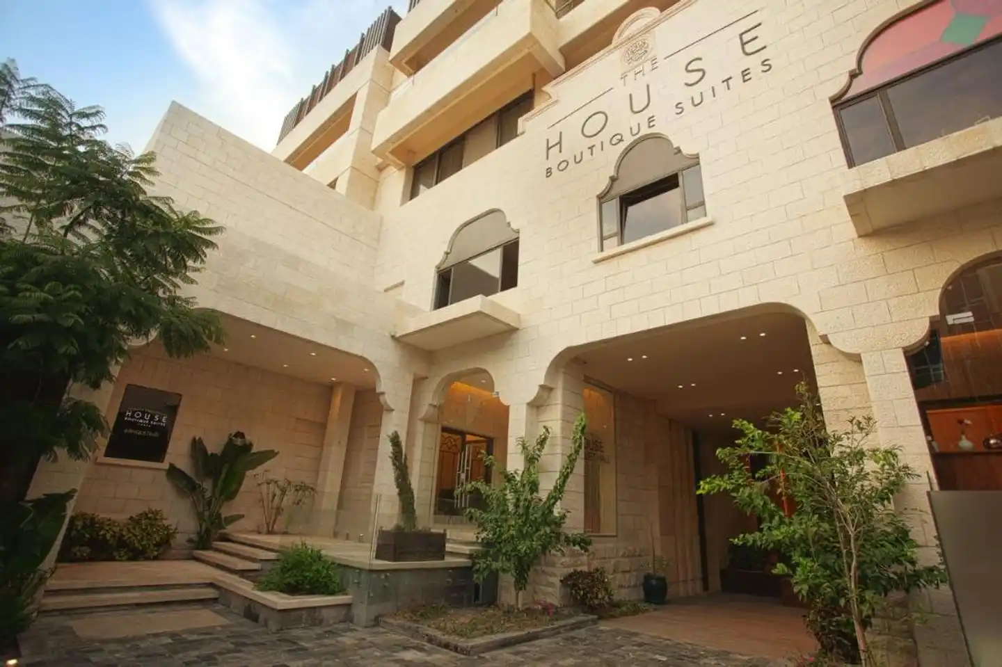 The House Boutique Suites Aussenansicht
