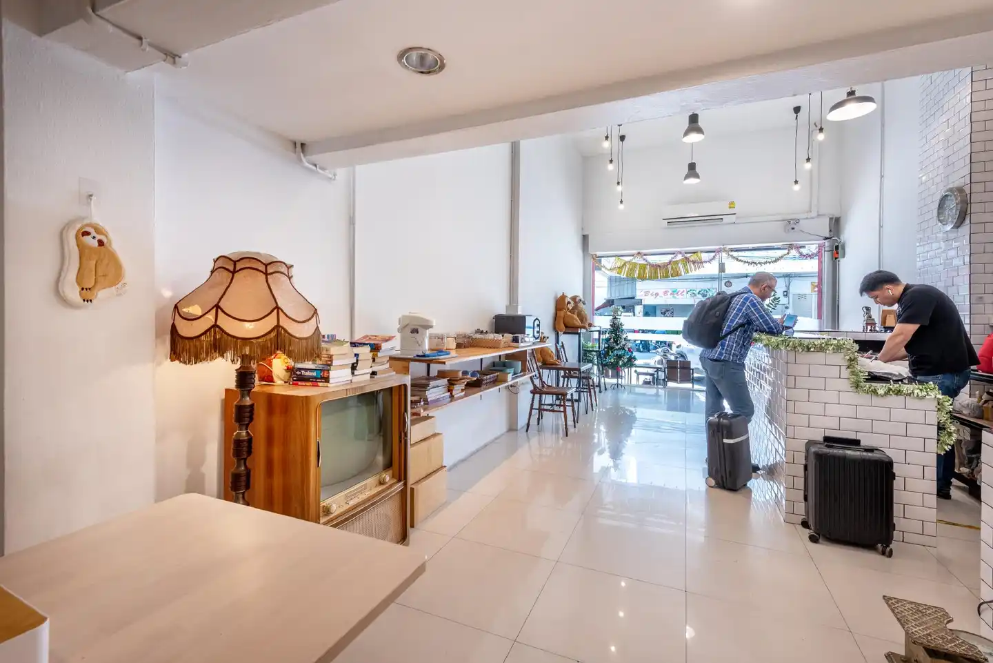 Sloth Hostel Don Mueang Lobby