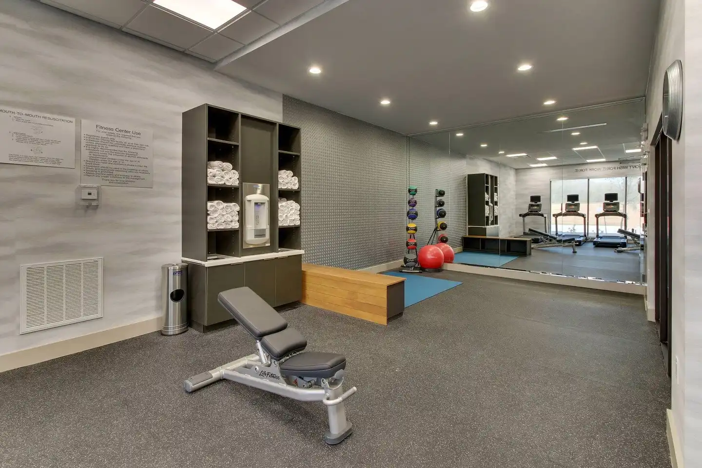 Fairfield Inn & Suites by Marriott Houston Brookhollow Sport und Entertainment