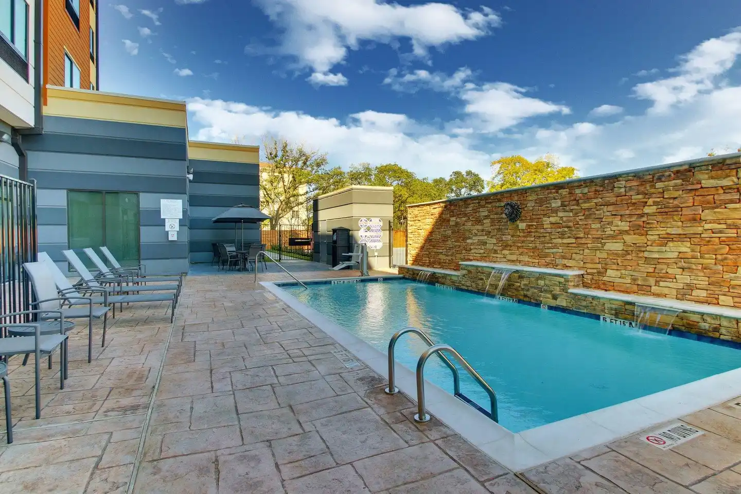 Fairfield Inn & Suites by Marriott Houston Brookhollow Pool