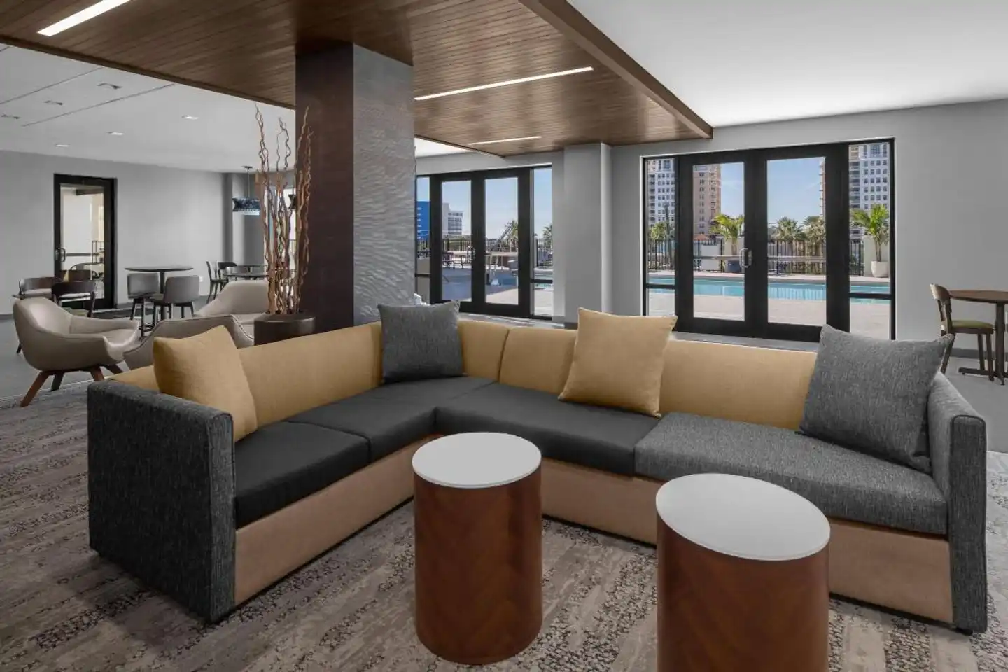 Courtyard By Marriott Clearwater Beach Lobby