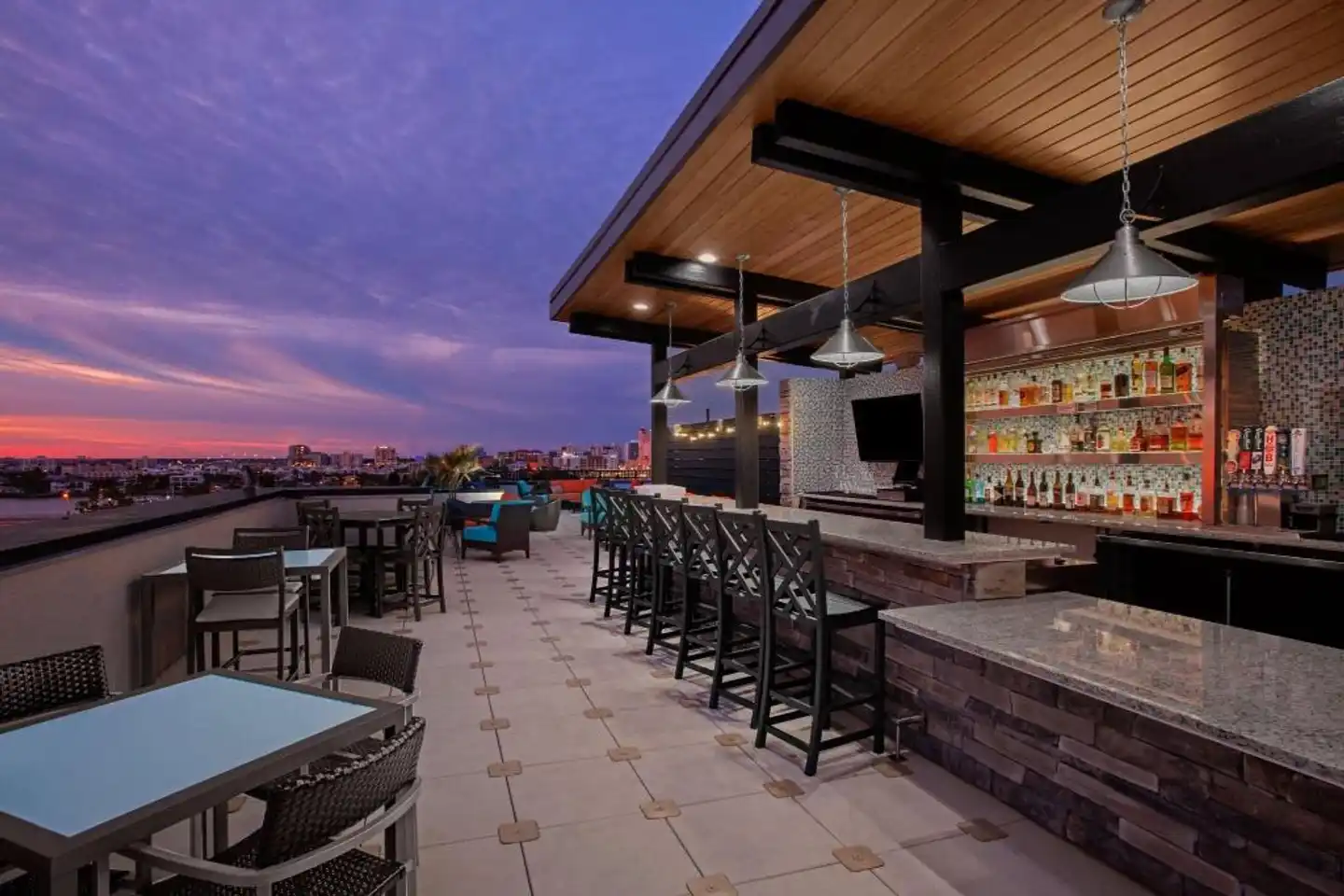 Courtyard By Marriott Clearwater Beach Bar