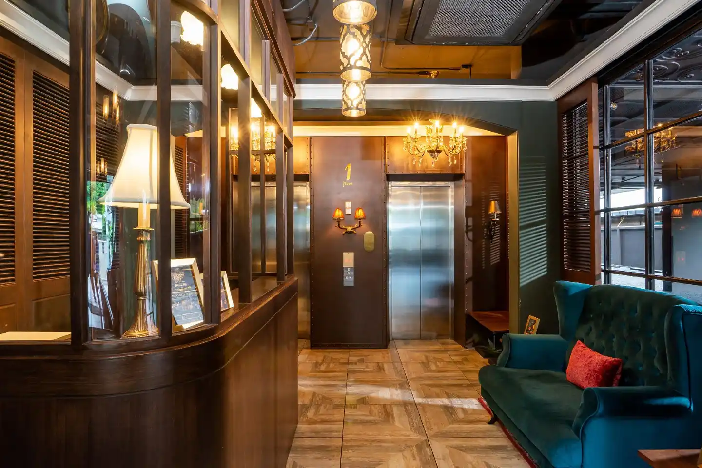 The Coach Boutique Hotel Sukhumvit 14 Bangkok by Compass Hospitality Lobby