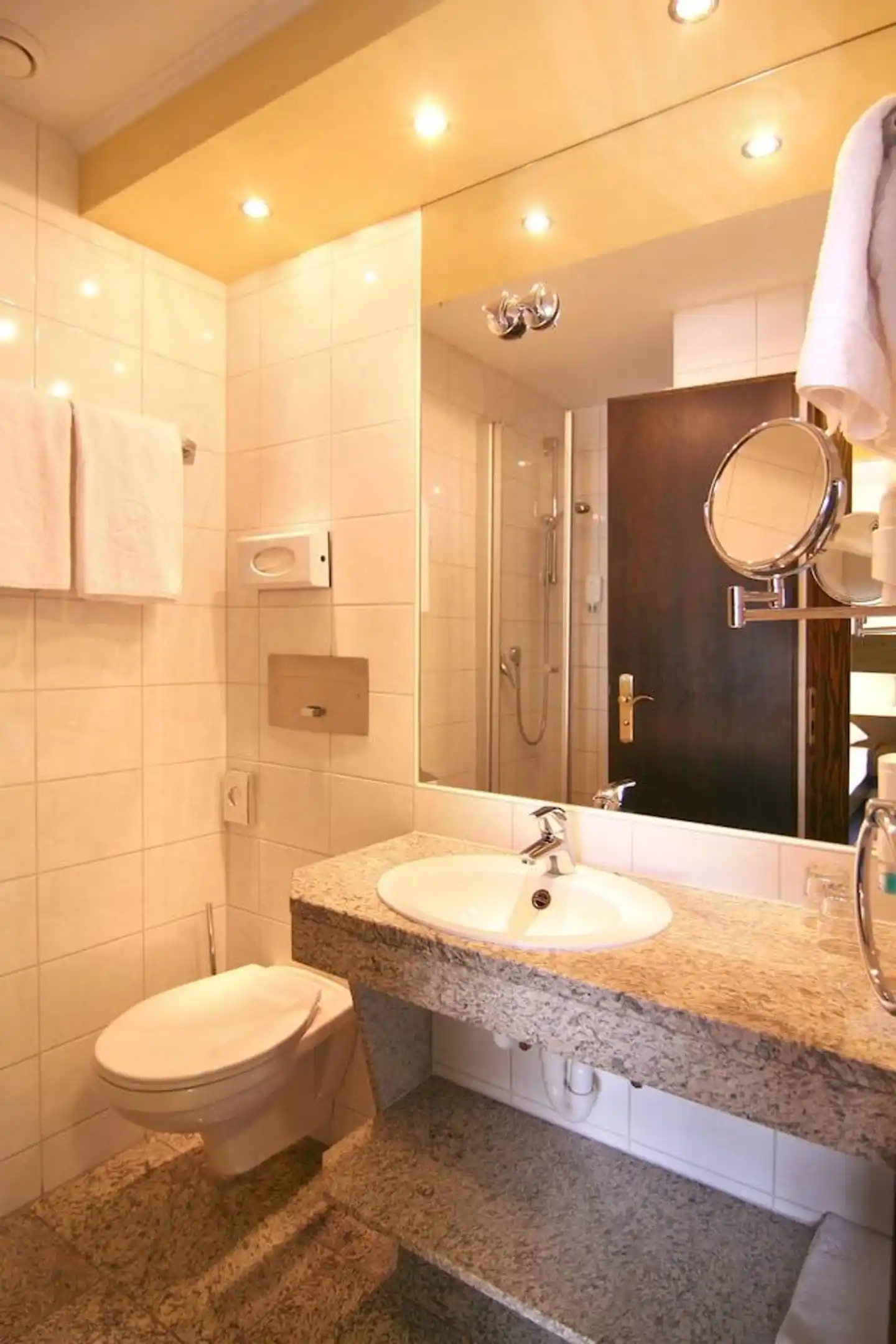 Hotel St. Georg - Regensburg Badezimmer