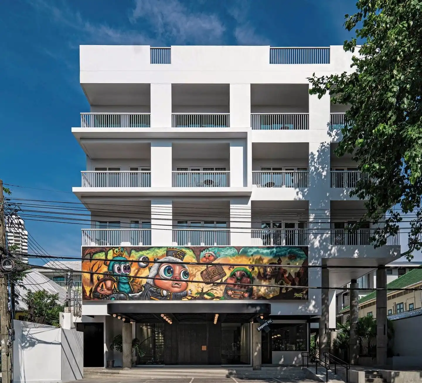 The StandardX Bangkok Phra Arthit Aussenansicht