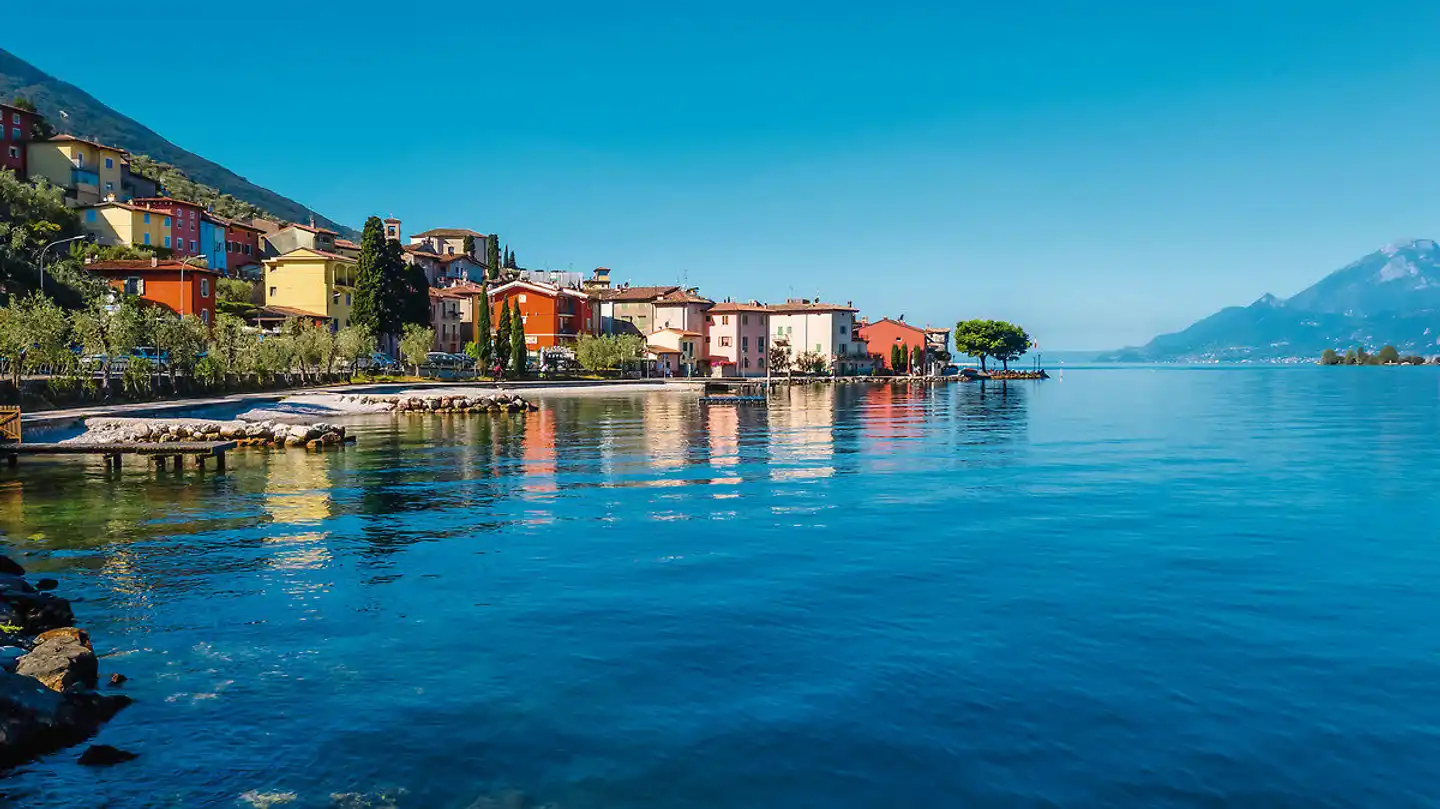 Villaggio Casa e Lago Landschaft