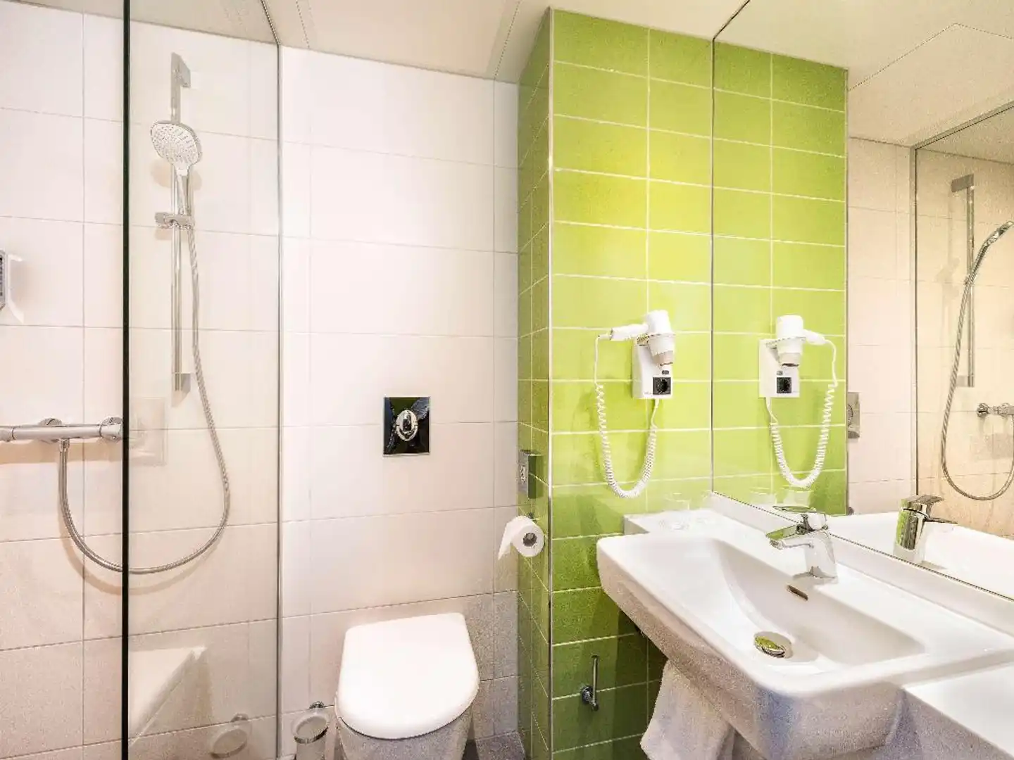 ibis Styles Stuttgart Vaihingen Badezimmer