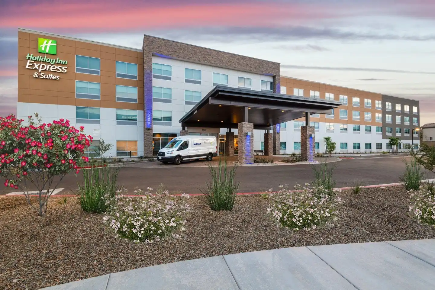 Holiday Inn Express & Suites Phoenix - Airport North Bar
