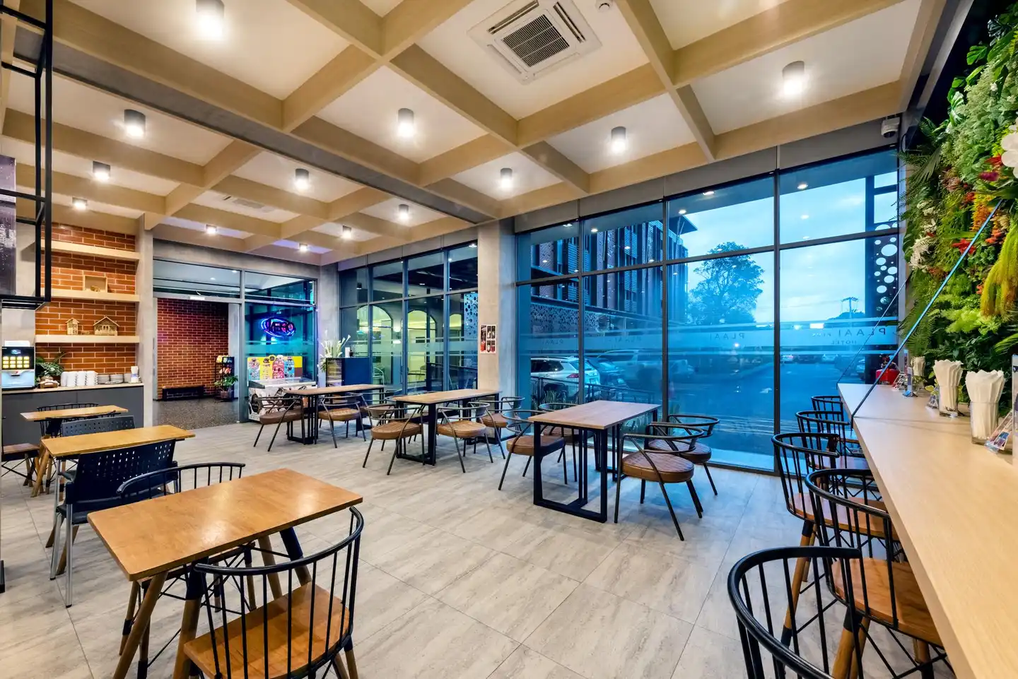 PLAAI Plus Hotel Rayong Bar