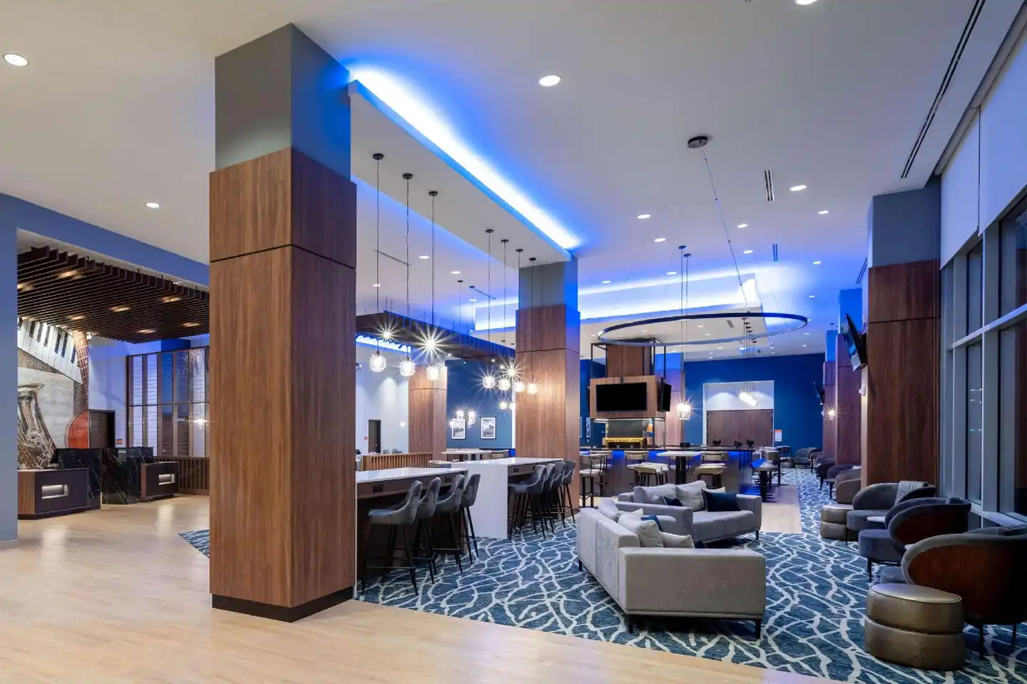 La Quinta Inn & Suites by Wyndham Nashville Downtown / Stadium Lobby