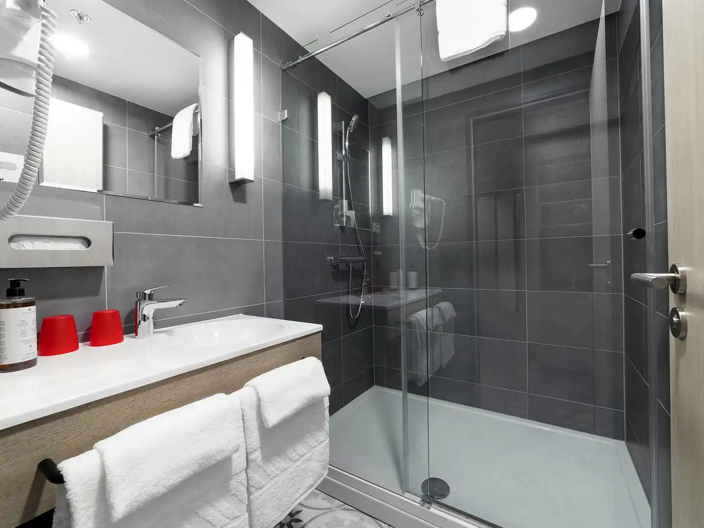 DORMERO Hotel Budapest Badezimmer