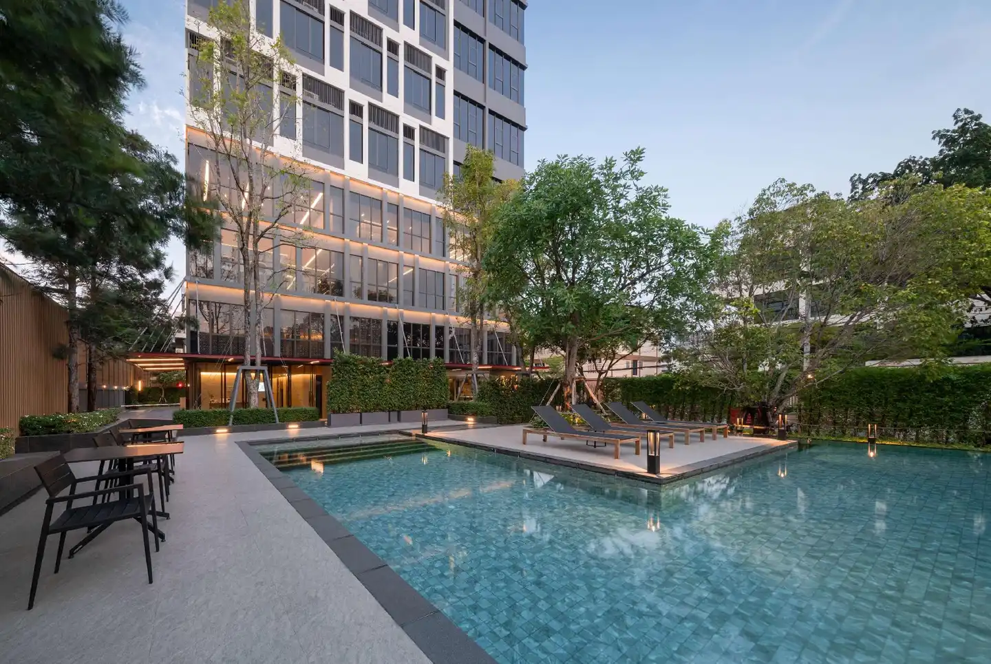 Ramada by Wyndham Bangkok Sukhumvit 87 Pool
