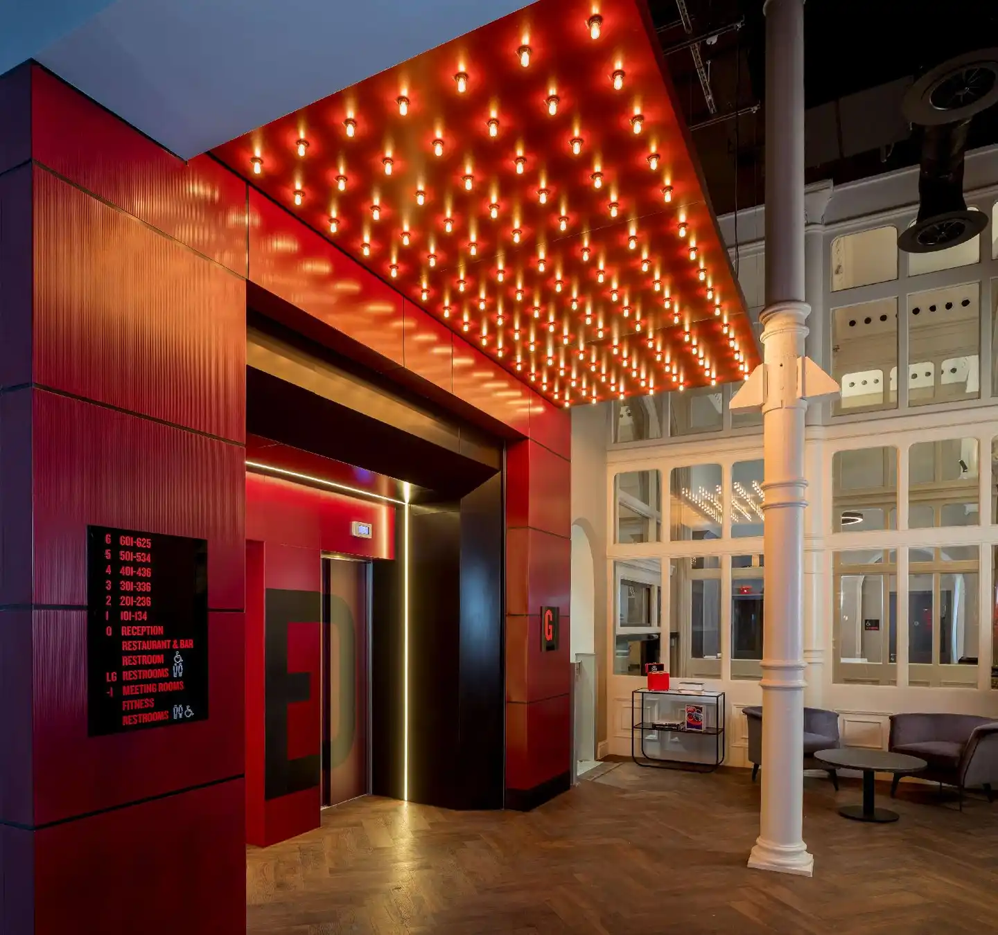 Radisson RED Hotel, Liverpool Lobby