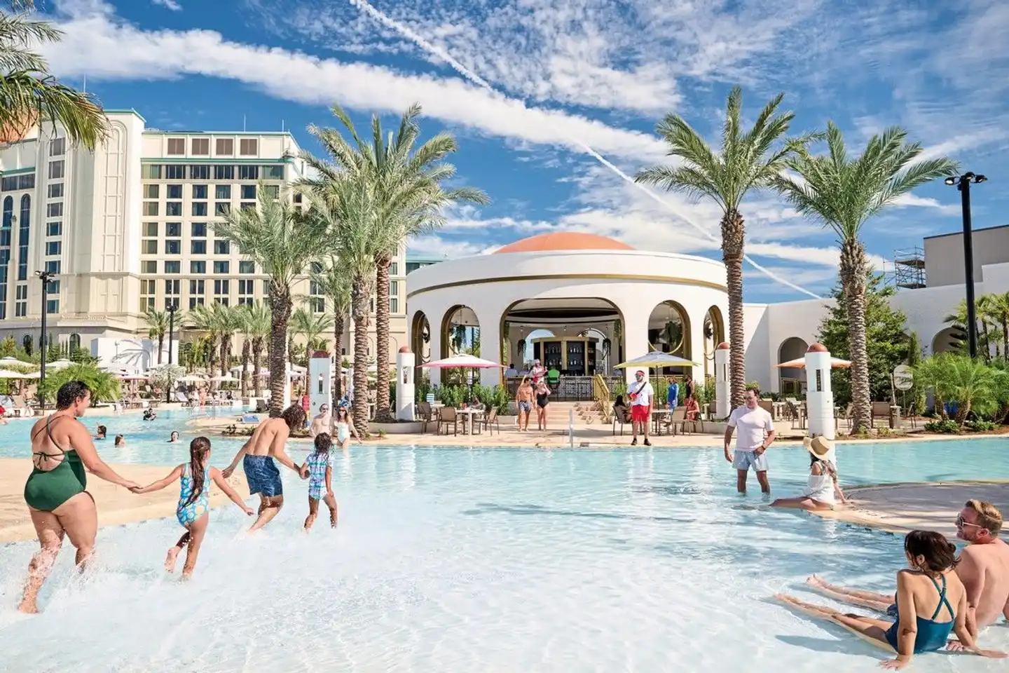Universal Helios Grand Hotel Pool