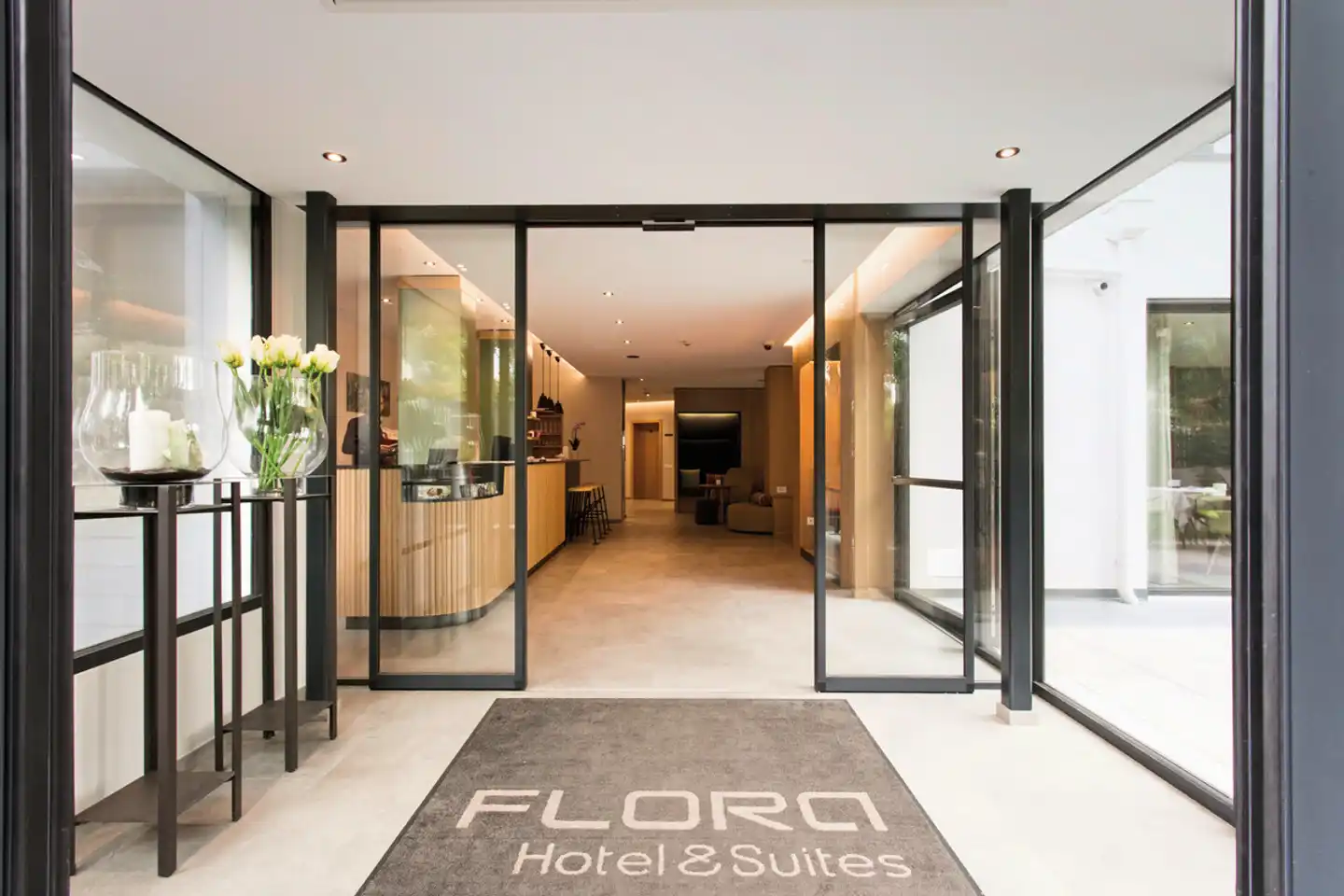 Flora Hotel & Suites Lobby