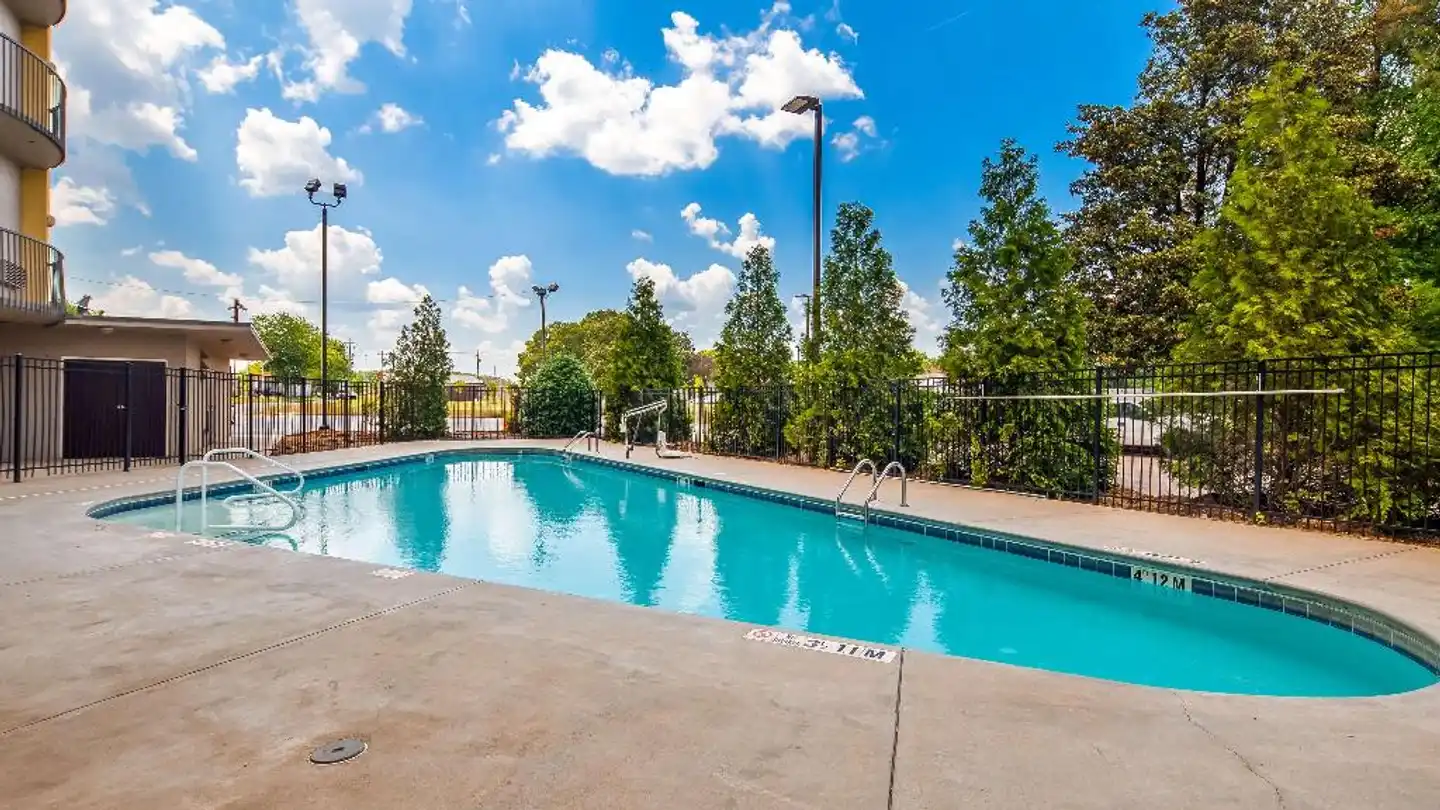 Best Western Plus Atlanta Airport East Pool