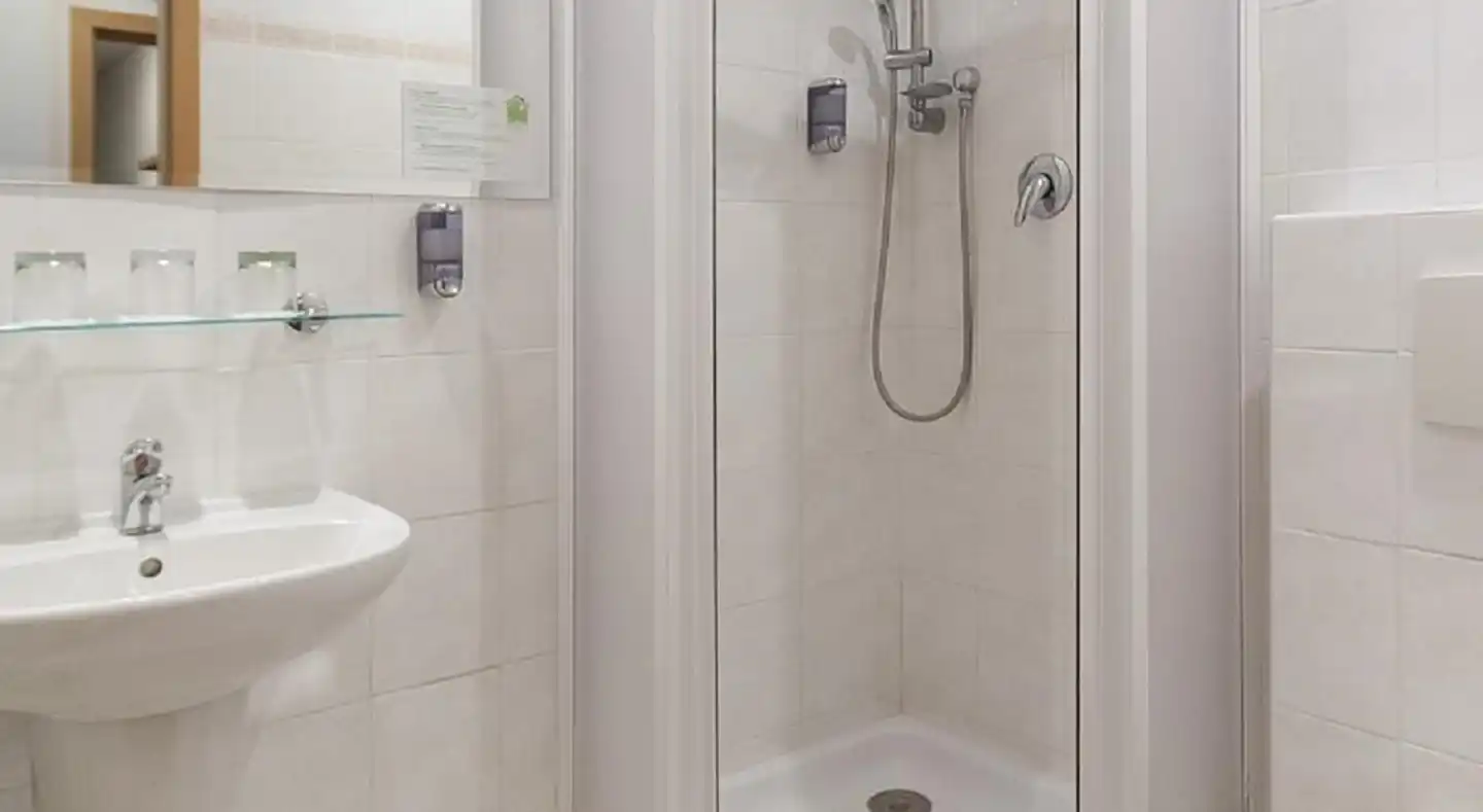 Hotel Atos Badezimmer