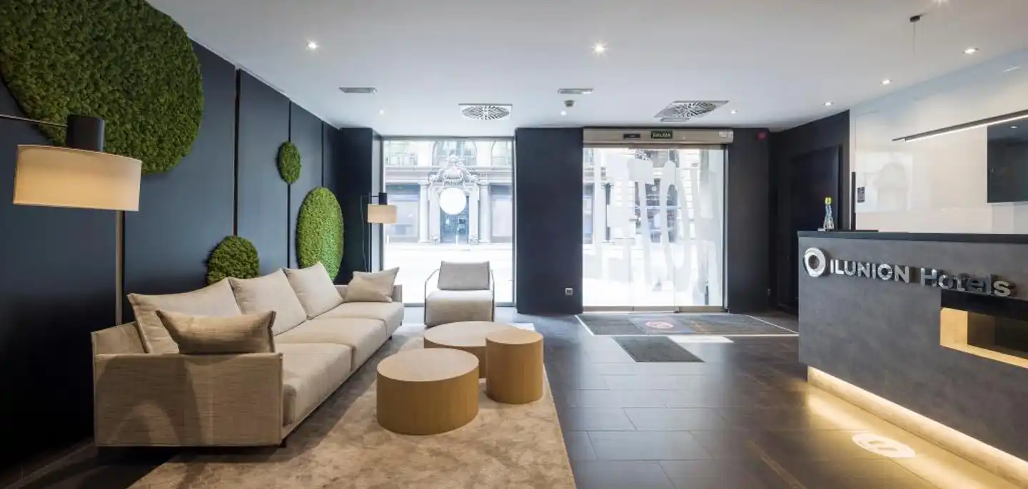 Hotel ILUNION Almirante Lobby