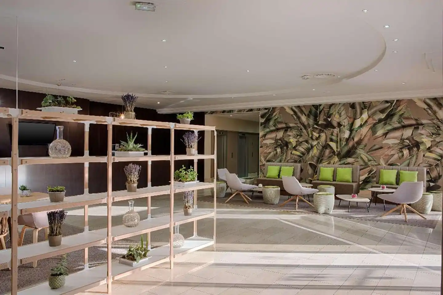 NH Nice Lobby