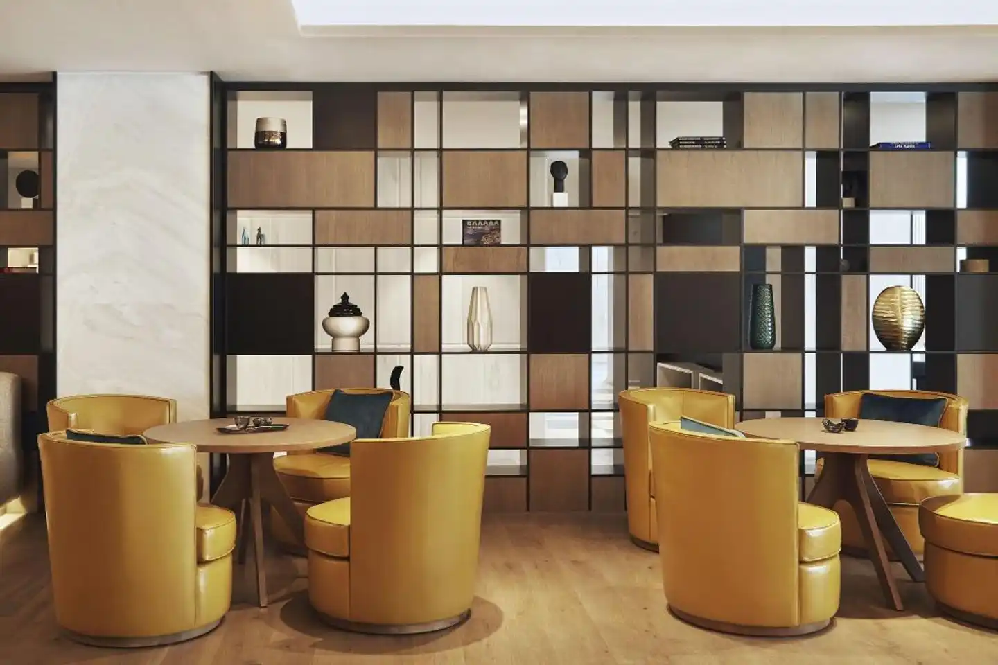 Grand Hyatt Athens Bar