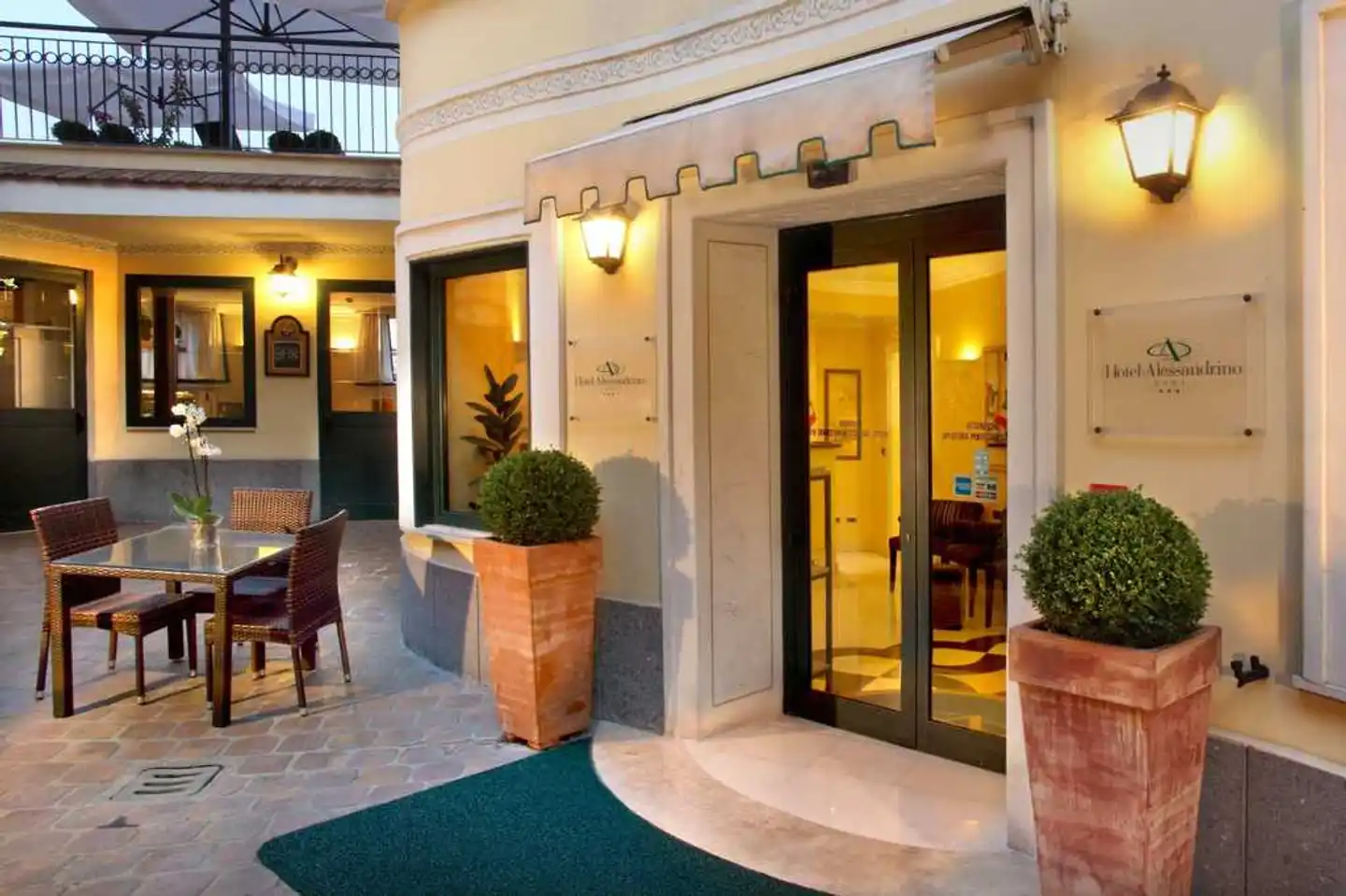 Alessandrino Lobby