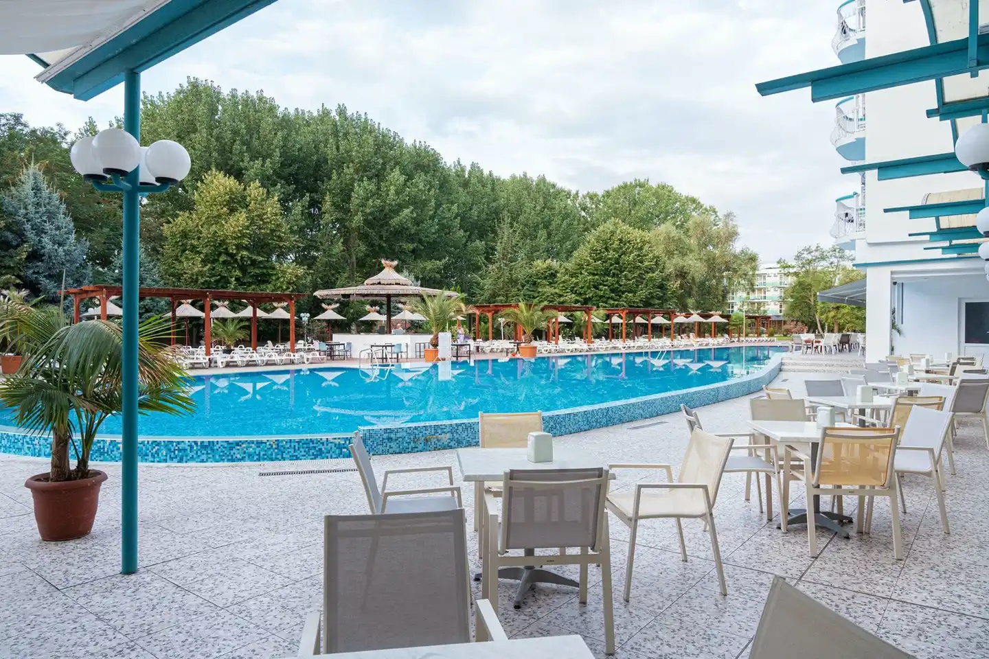 Zefir Beach POOL