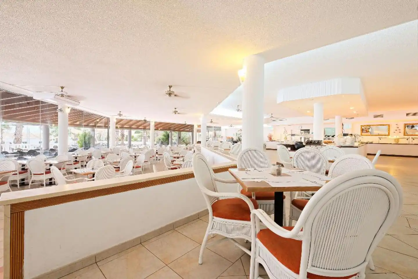Marina Parc by Mij Restaurant