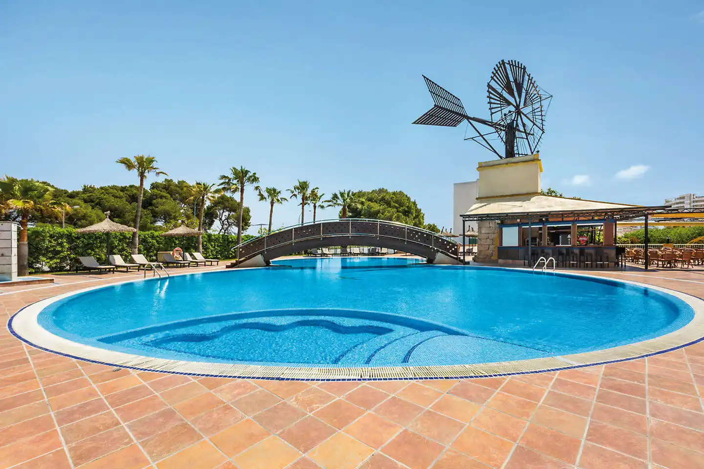 THB El Cid Pool