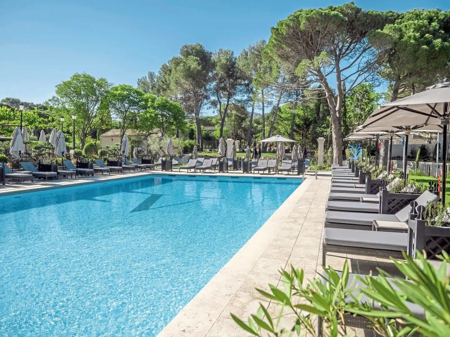 Hôtel Le Vallon de Valrugues & SPA Pool