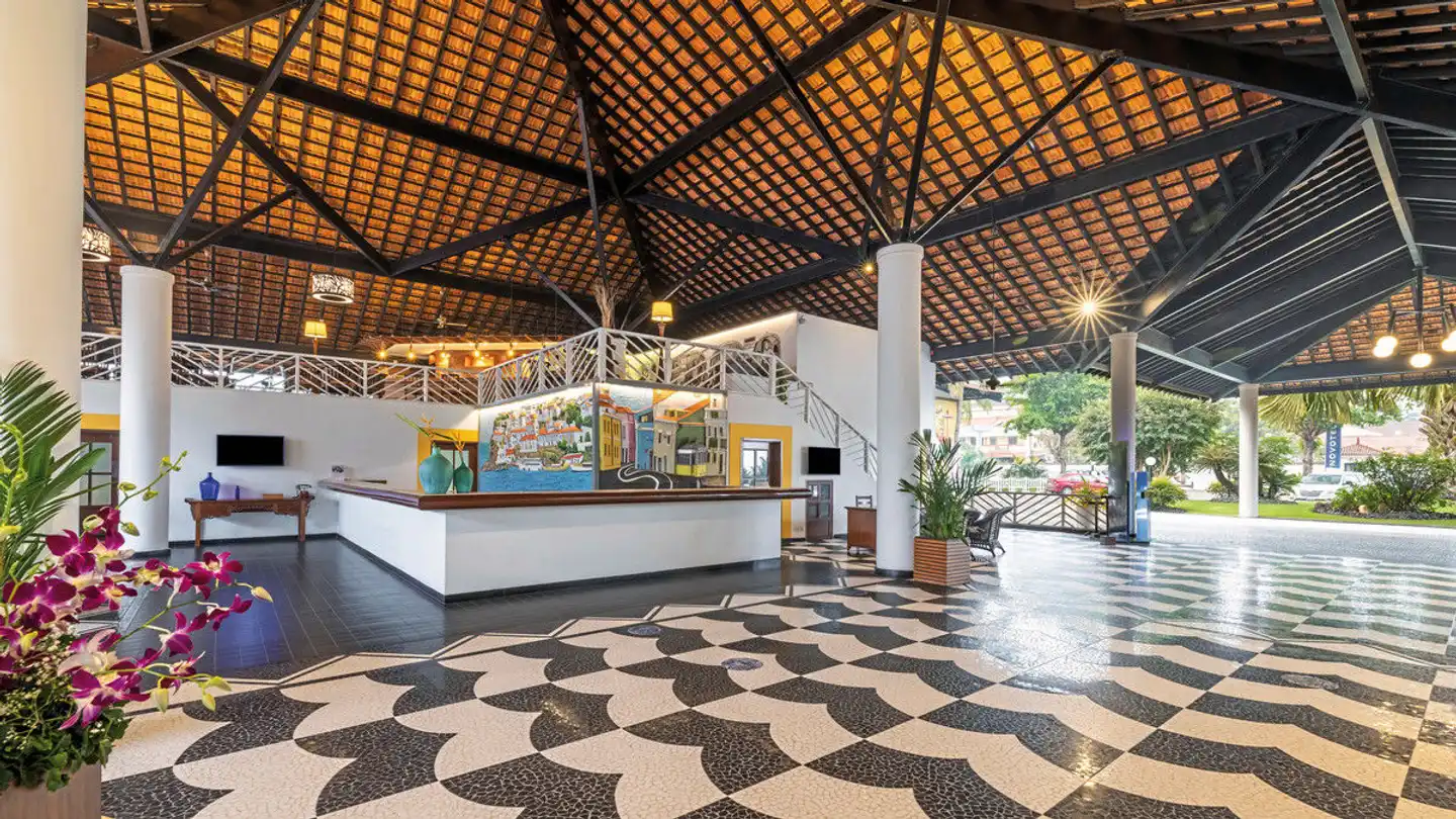Novotel Goa Dona Sylvia Resort Lobby