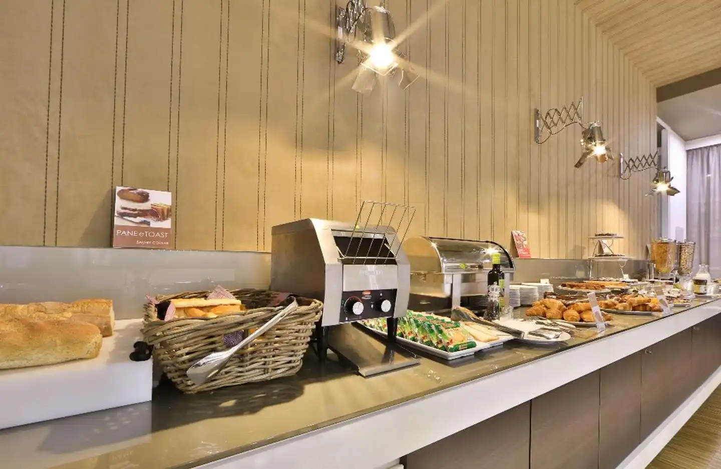 Best Western Premier CHC Airport Restaurant