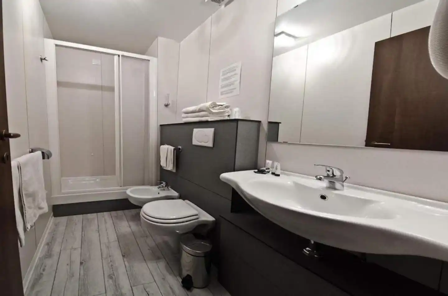 Londrino Sanremo Badezimmer