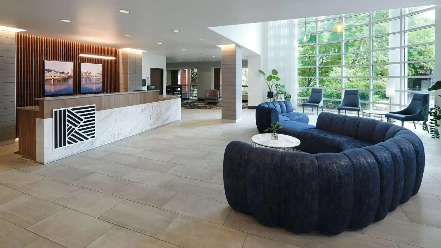 River's Edge Hotel Portland, Tapestry Collection by Hilton Lobby