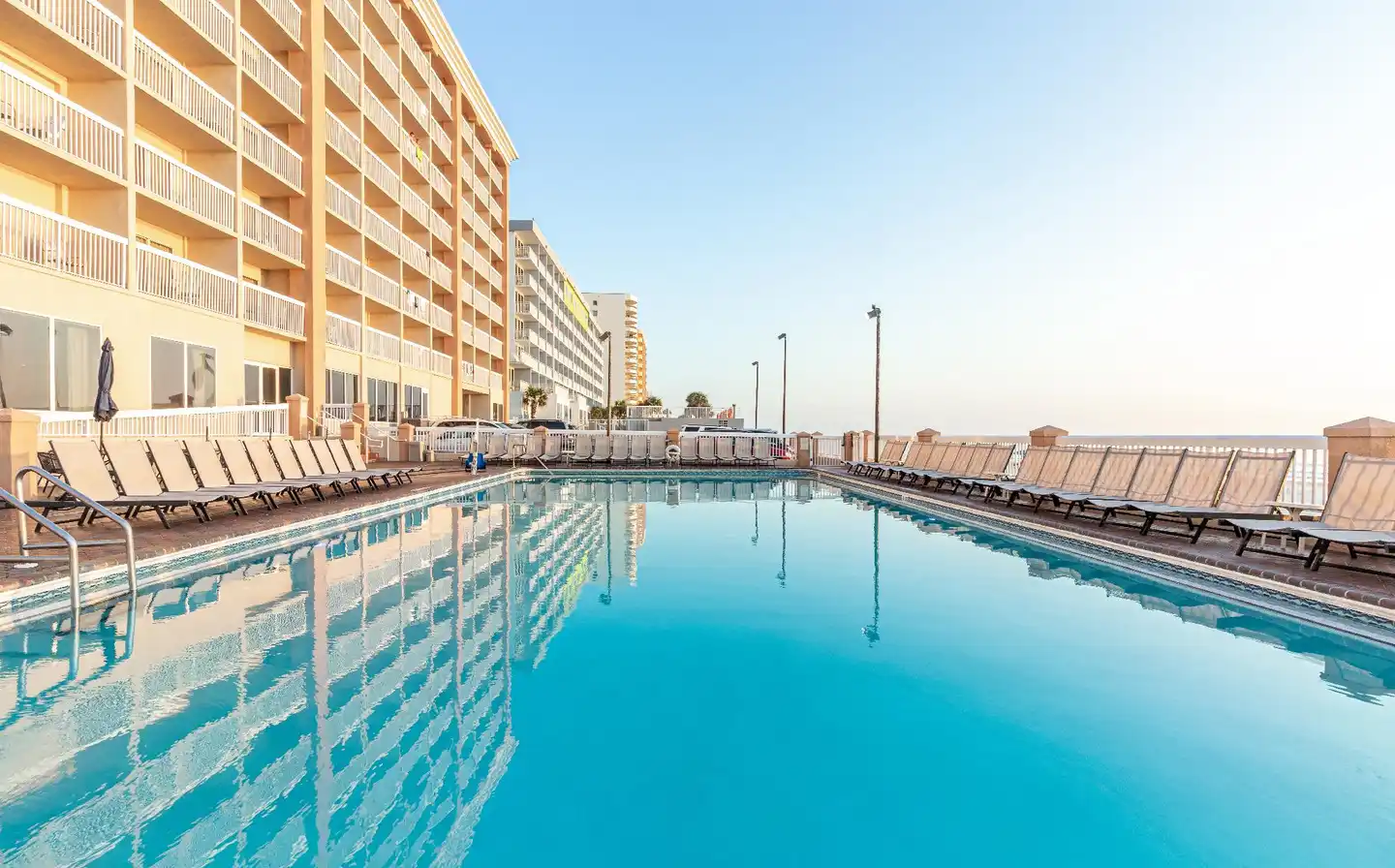 Hampton Inn Daytona Shores-Oceanfront Pool
