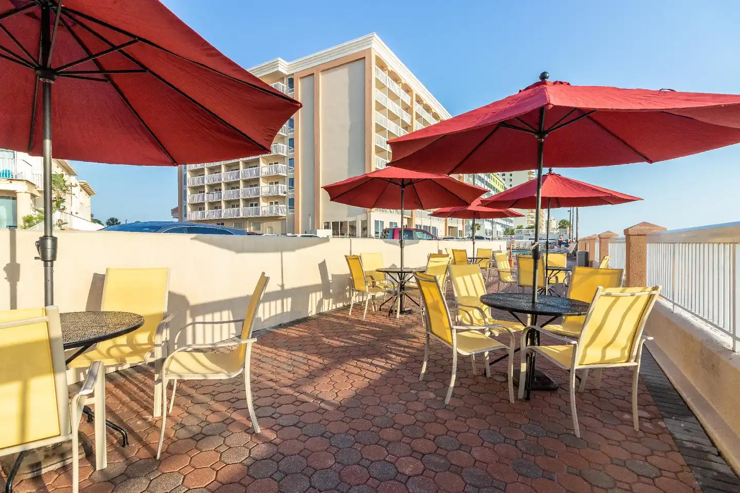 Hampton Inn Daytona Shores-Oceanfront Terrasse